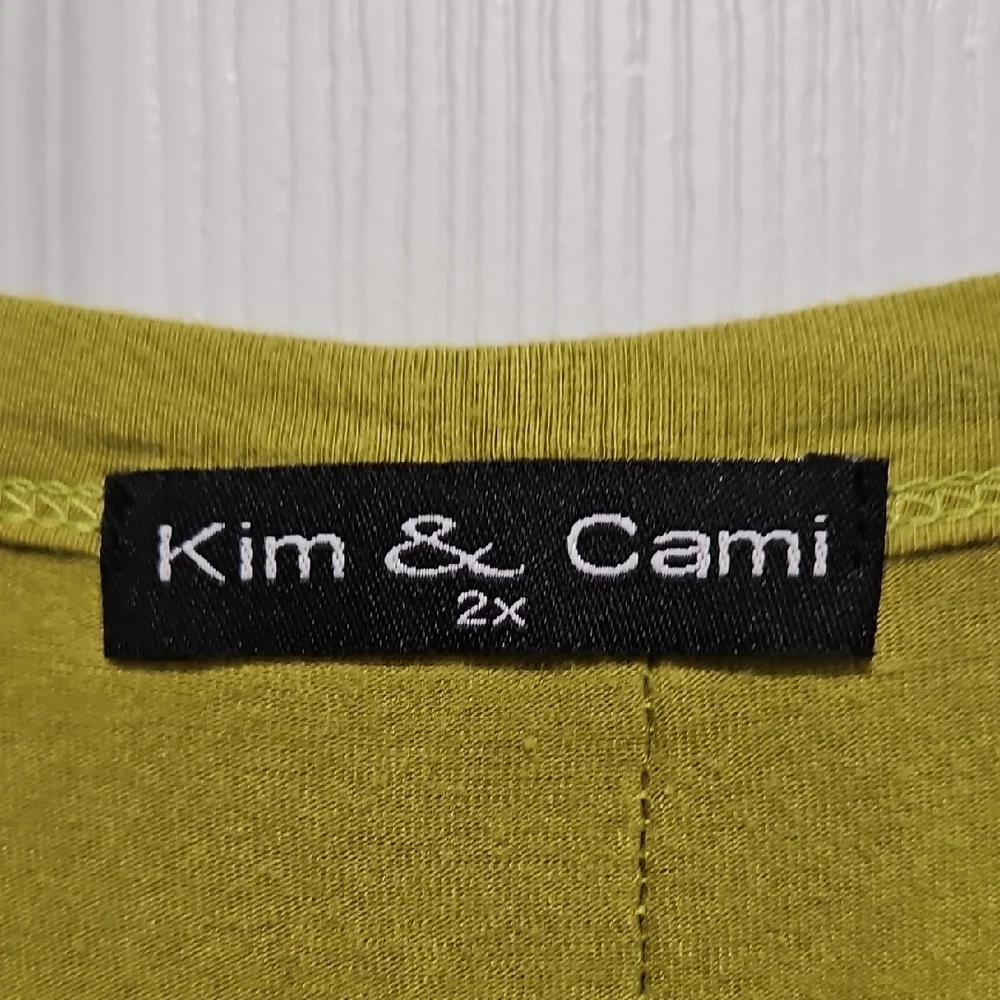 Kim & Cami Chartreuse Short Sleeve Top - Picture 2 of 4